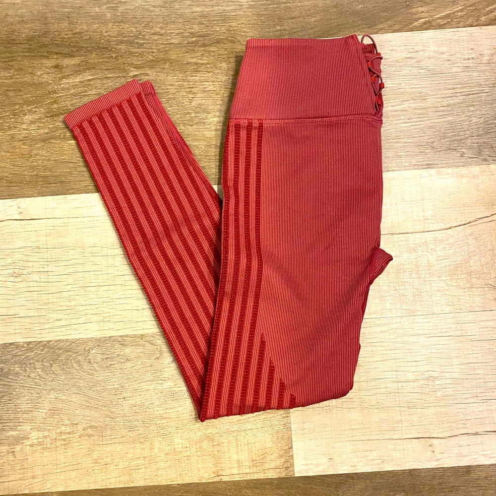 FABLETICS HIGH-WAIST SEAMLESS RIB LEGGING
